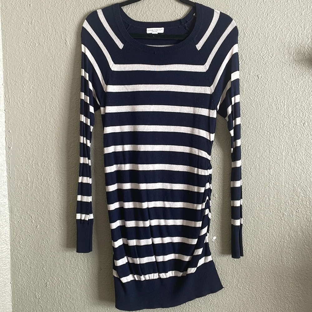 Great condition, lightly worn maternity dress/tunic